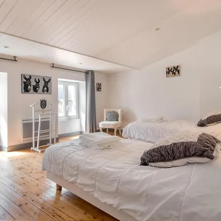 Sully Apartment *